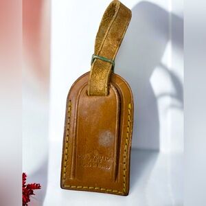 Louis Vuitton Authentic Leather Brown Luggage Tag Adjustable Belt Style Loop
